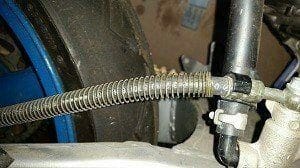 Alte Bremsleitung. Auch der Spiraldraht bietet nicht viel Schutz