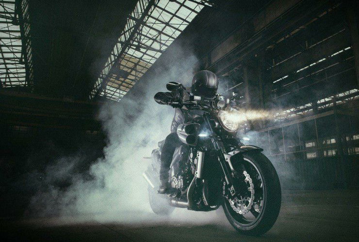 V MAX CARBON 2015 Yamaha 10