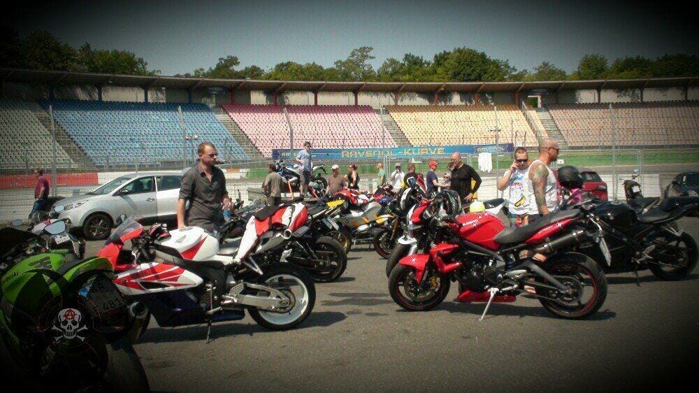 Touristenfahrt Hockenheimring wird teurer 33 Unfall Hockenheim Touristenfahrt 2015 15