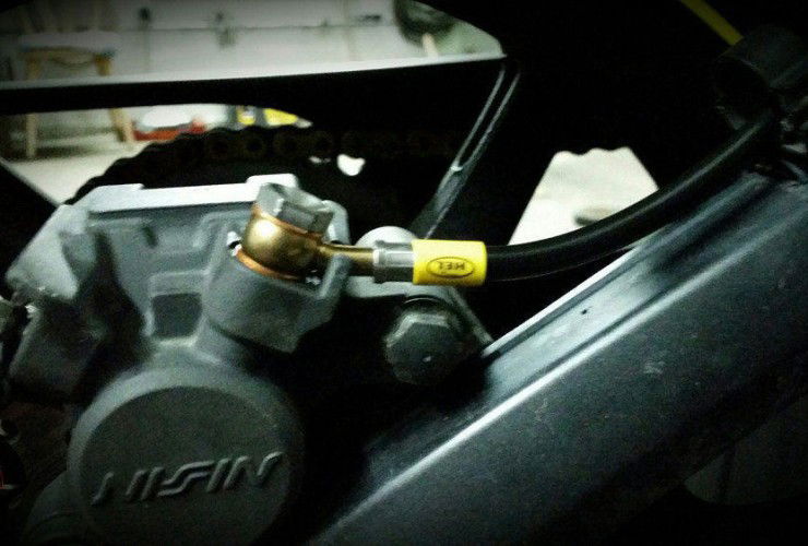 Stahlflex-Bremsleitungen, Unterschiede liegen im Detail 84 Stahlflex Bremsleitung Test 4