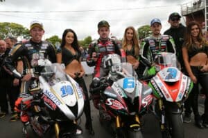 Isle of Man TT 2017 – Supersport Rennen 1 4 8D44952CBE4441ABA315B8B8351FB42B