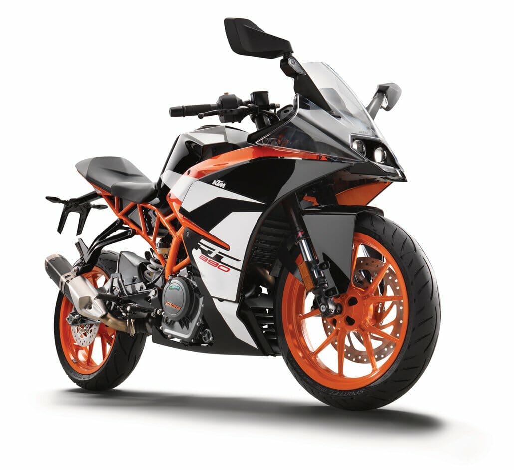 KTM 390 RC MY2017 front ri