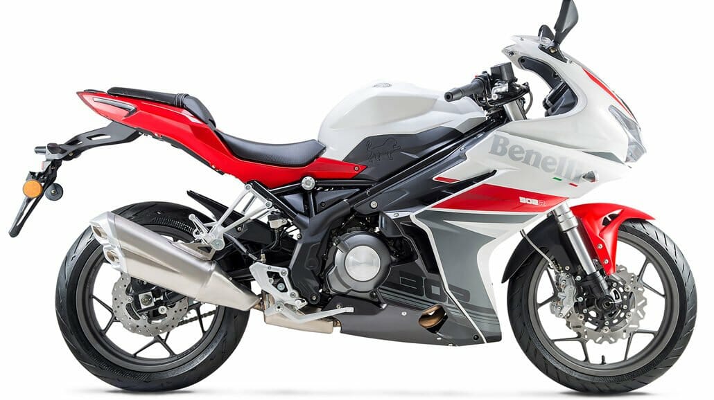 Benelli 320R, presentation including data 39 benelli bn302r 001
