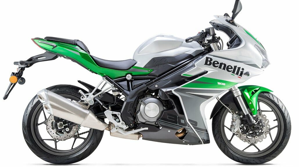 Benelli 320R, presentation including data 40 benelli bn302r 002