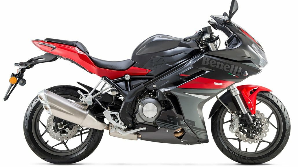 Benelli 320R, presentation including data 42 benelli bn302r 003