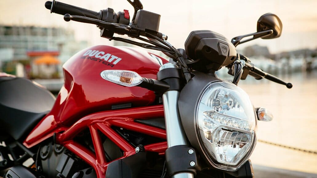 Ducati Monster 821 (2018), what is new? Data and equipment 45 Ducati Monster 821 MotorcyclesNews 26