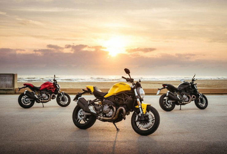 Ducati Monster 821 MotorcyclesNews 31