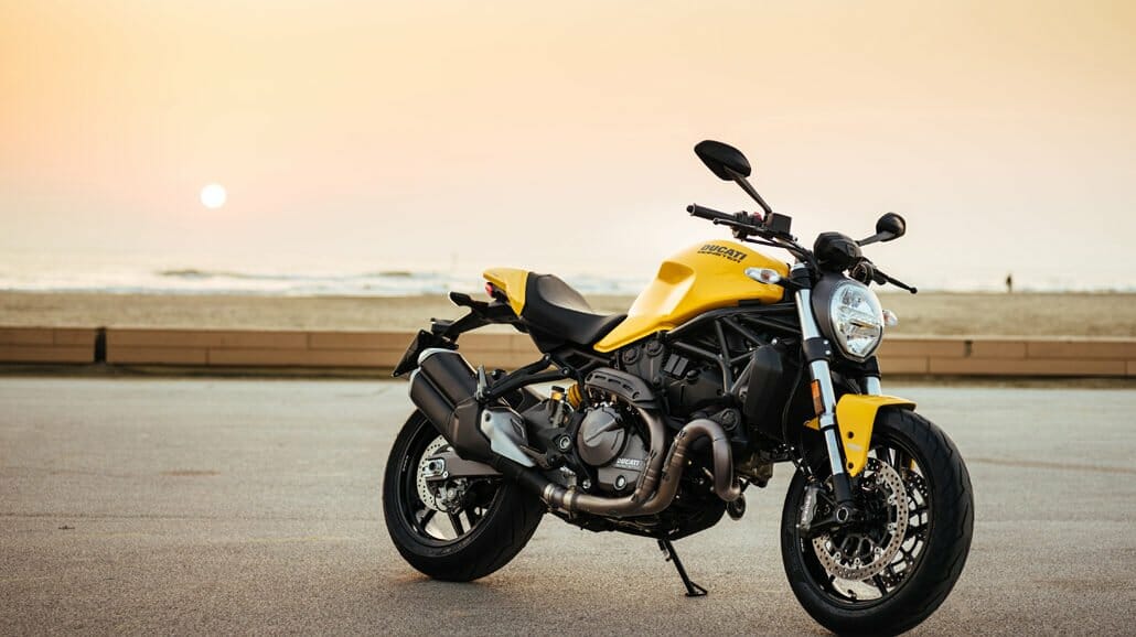 Ducati Monster 821 (2018), what is new? Data and equipment 46 Ducati Monster 821 MotorcyclesNews 32