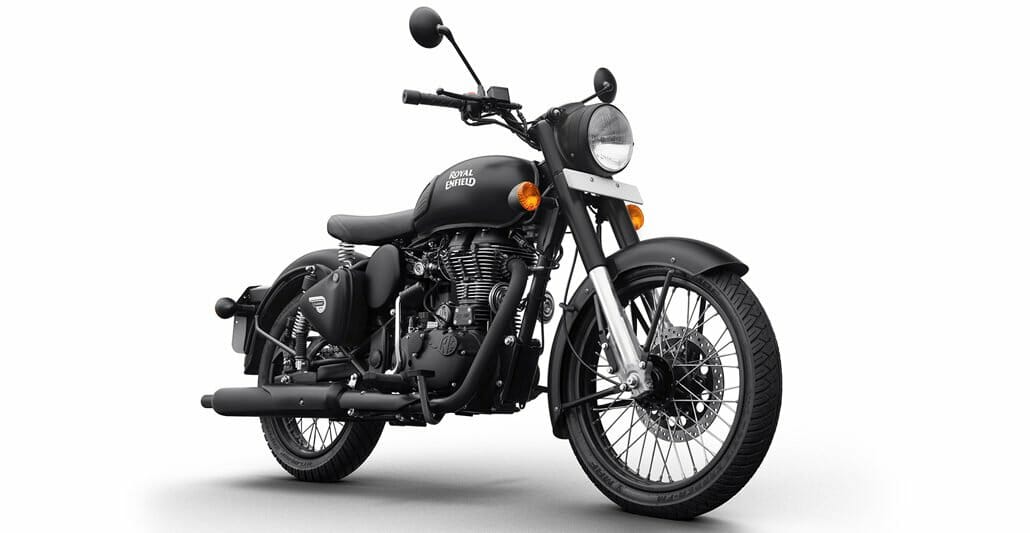 Royal Enfield Classic 500 Stealth Black Royal Enfield Classic 500 Stealth Black MotorcyclesNews 4