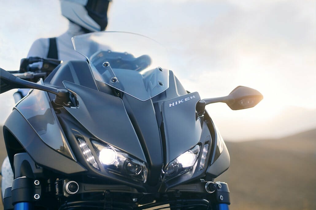Yamaha NIKEN, die Revolution des Fahrens!? – 3 Räder, 3 Zylinder Yamaha NIKEN MotorcyclesNews 1