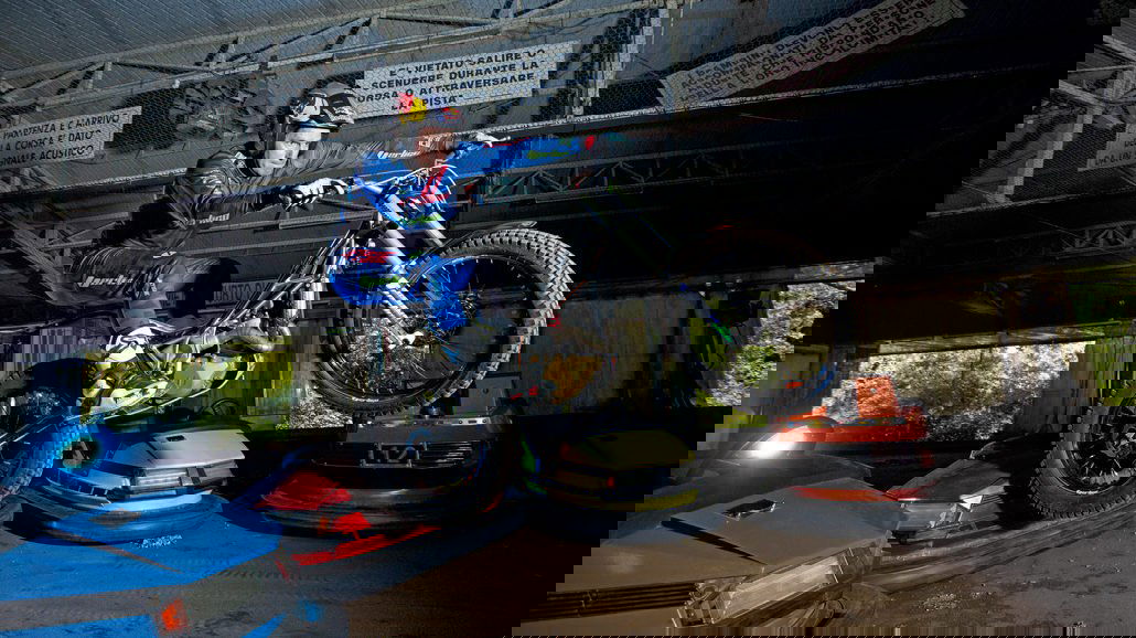 Trial im verlassenen Freizeitpark – Dougie Lampkin tobt sich aus 31 Trial Dougie Lampkin Freizeitpark MotorcyclesNews 7