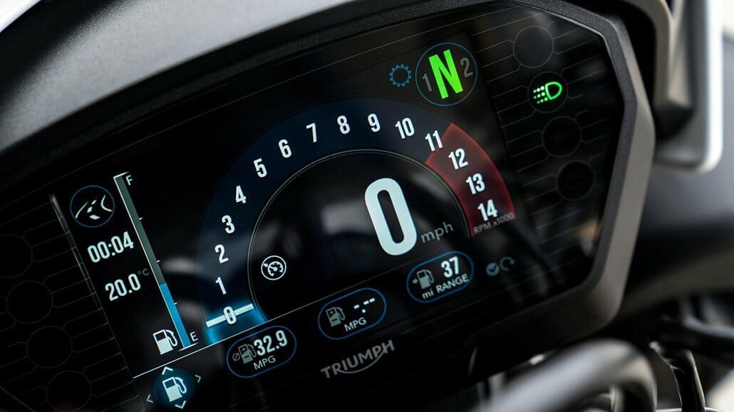 Triumph Speed Triple 2018 - Neues Bike in alter Kleidung? 4 Triumph Speed Triple 2018 Motorcycles News 20