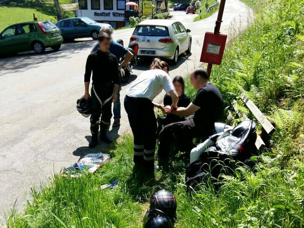 Das Lackierte nach oben, das Gummierte nach unten... 3 KTM Kopfstand Motorcycles News