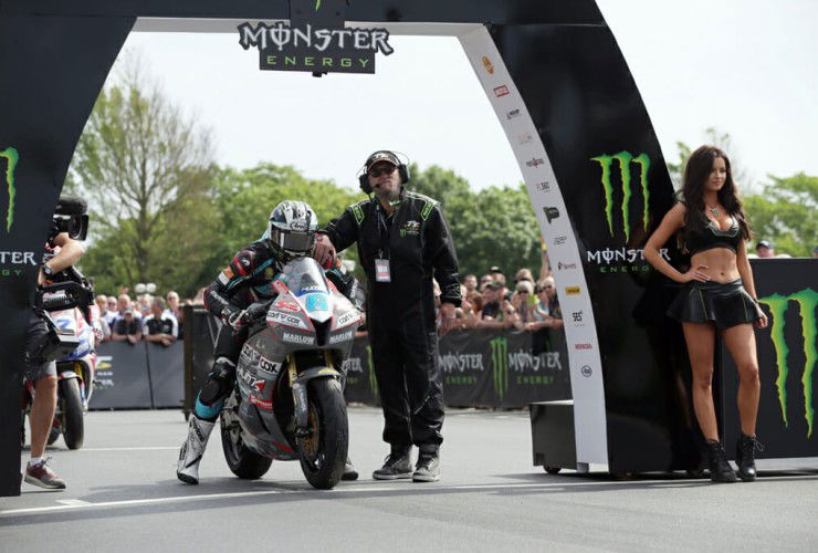 IOMTT 2018 Supersport TT 1 Motorcycles News 21