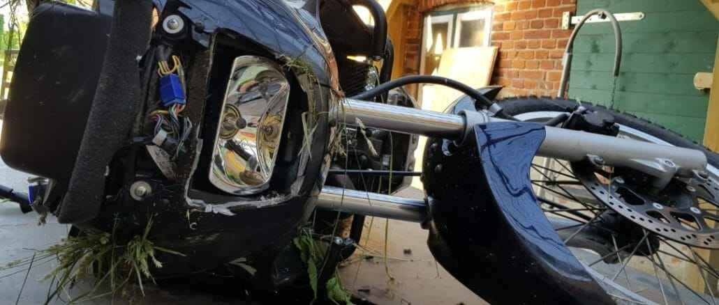 Auf Motorradtour vom Erdboden verschluckt 34 Im Graben verschwunden 1