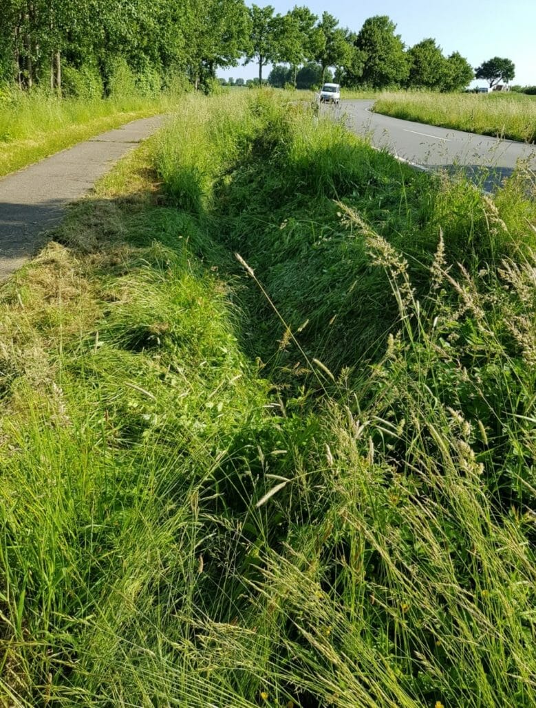 Auf Motorradtour vom Erdboden verschluckt 35 Im Graben verschwunden 2