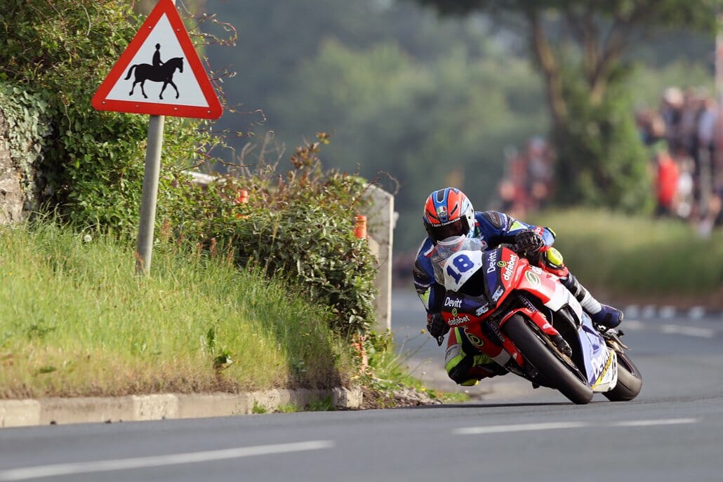 Isle of Man TT - Qualifying Thursday 7 Isle of Man TT 31 06 2018 Motorcycles News 1