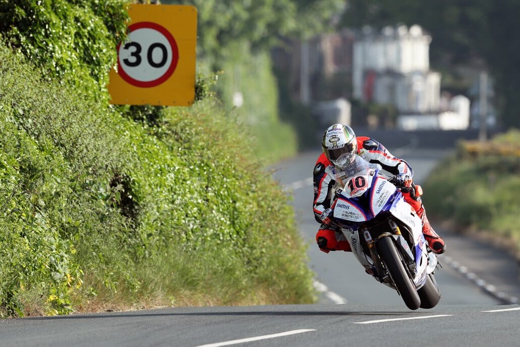 Isle of Man TT - Qualifying Thursday 5 Isle of Man TT 31 06 2018 Motorcycles News 2