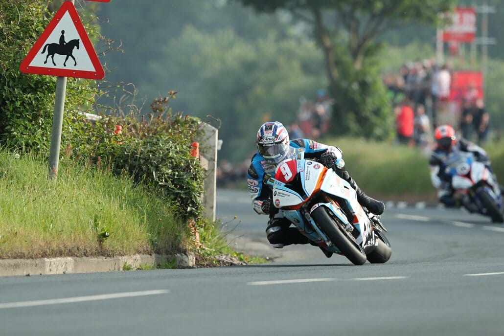 Isle of Man TT - Qualifying Thursday 1 Isle of Man TT 31 06 2018 Motorcycles News 3
