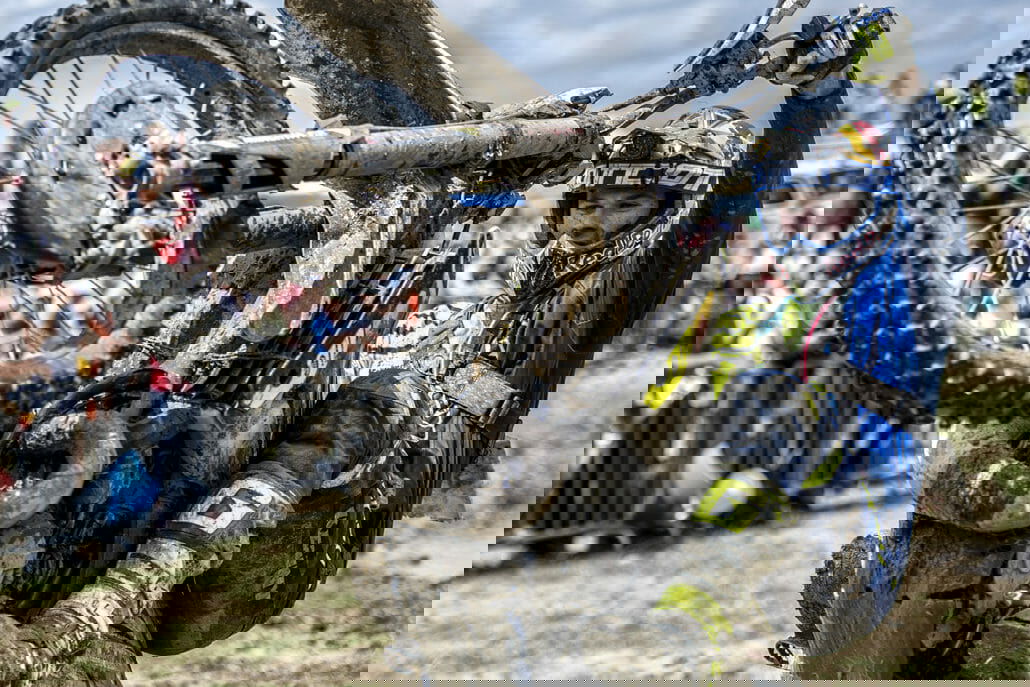 AP 1WDVVDU852111 hires jpeg 24bit rgb