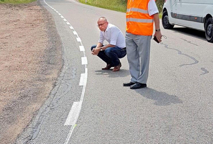 neue Straßenmarkierung LASUV