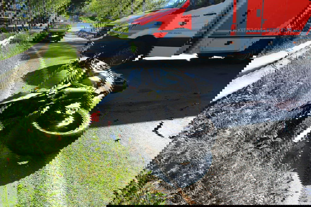 Tödlicher Unfall in unübersichtlicher Kurve Helden 1