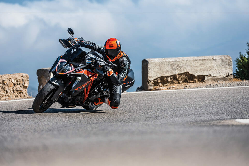 KTM 1290 Super Duke GT auf der Isle of Man getestet KTM 1290 SUPER DUKE GT Action 04