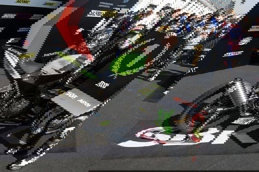 Ana Carrasco hat Geschichte geschrieben – Weltmeister SSP300 1 hi R11 Magny Cours WorldSSP300 2018 Sunday Carrasco DSC0554