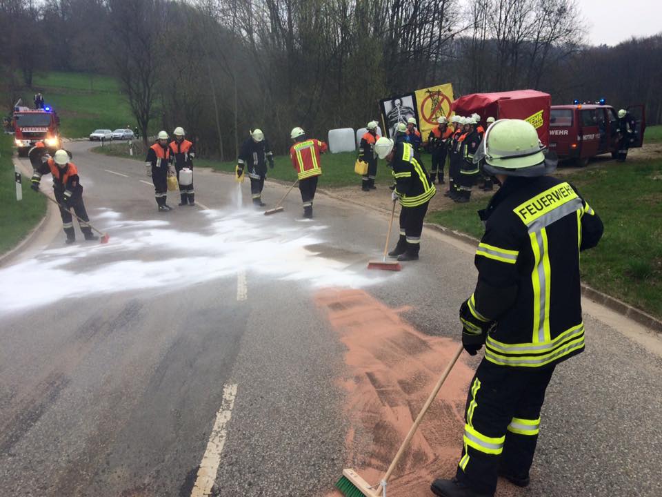 Öl-Fallen im Rems-Murr-Kreis 25 quelle Feuerwehr Osternohe 1