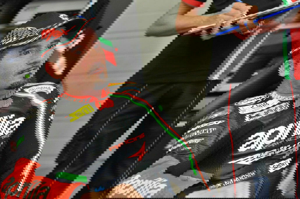 Max Biaggi bald wieder im Paddock 02 aprilia max biaggi