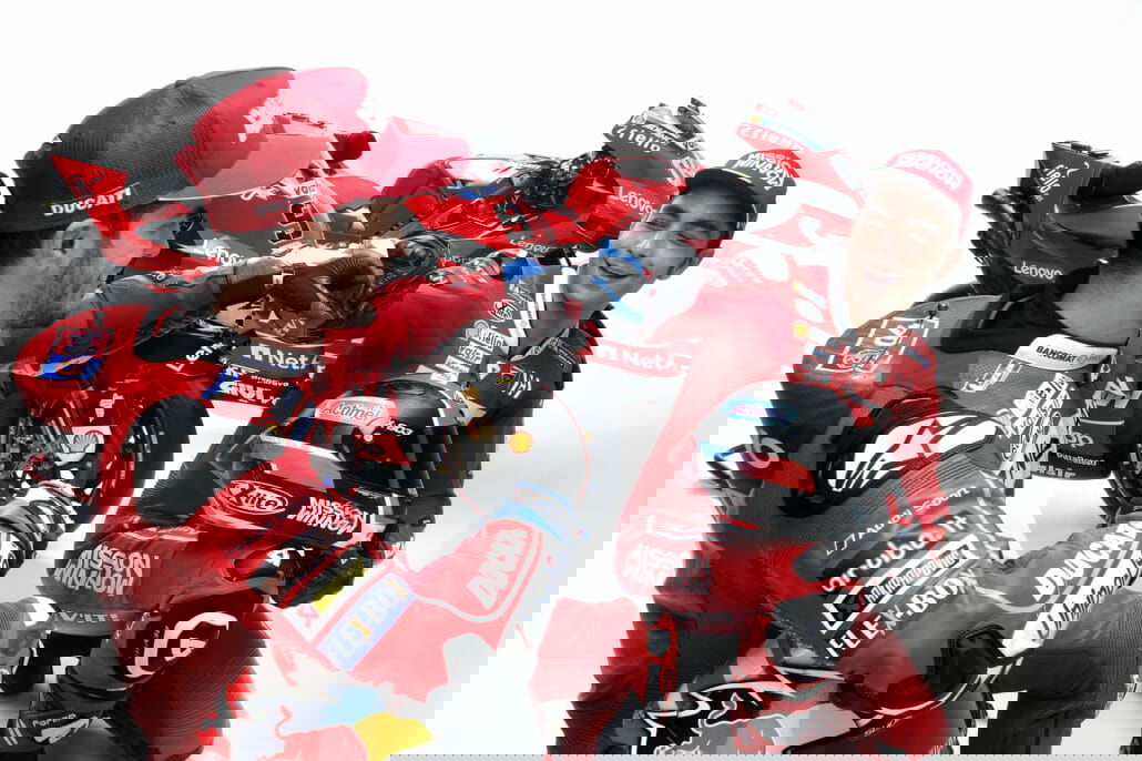 Ducati Desmosedici GP 30 Dovizioso and Petrucci 07 UC70148 High