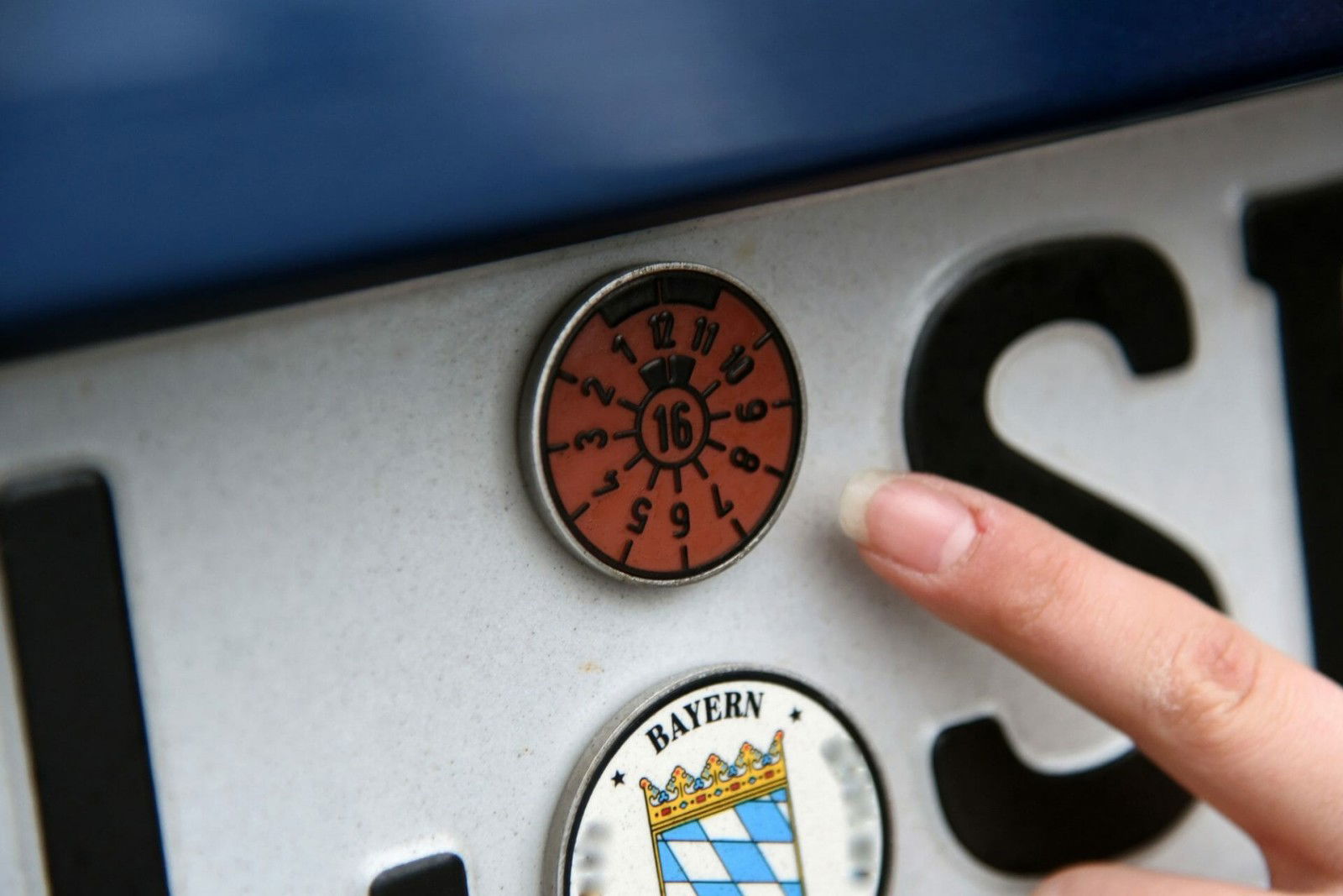 Aufschub bei ablaufender TÜV-Plakette 25 Tüv abgelaufen