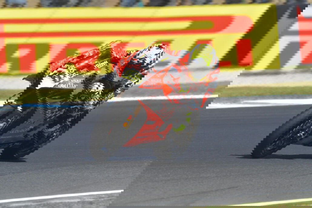 Also unbeatable in the Superpole Race and the 2nd race 38 Alvaro Bautista 1