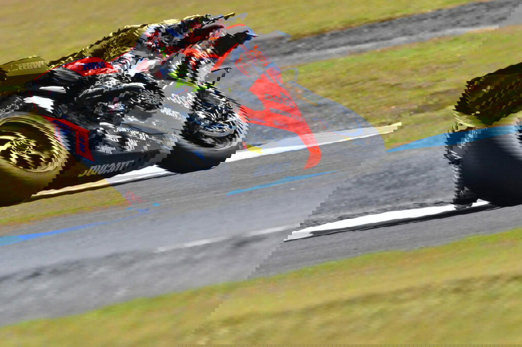 Also unbeatable in the Superpole Race and the 2nd race 32 Alvaro Bautista 2 1