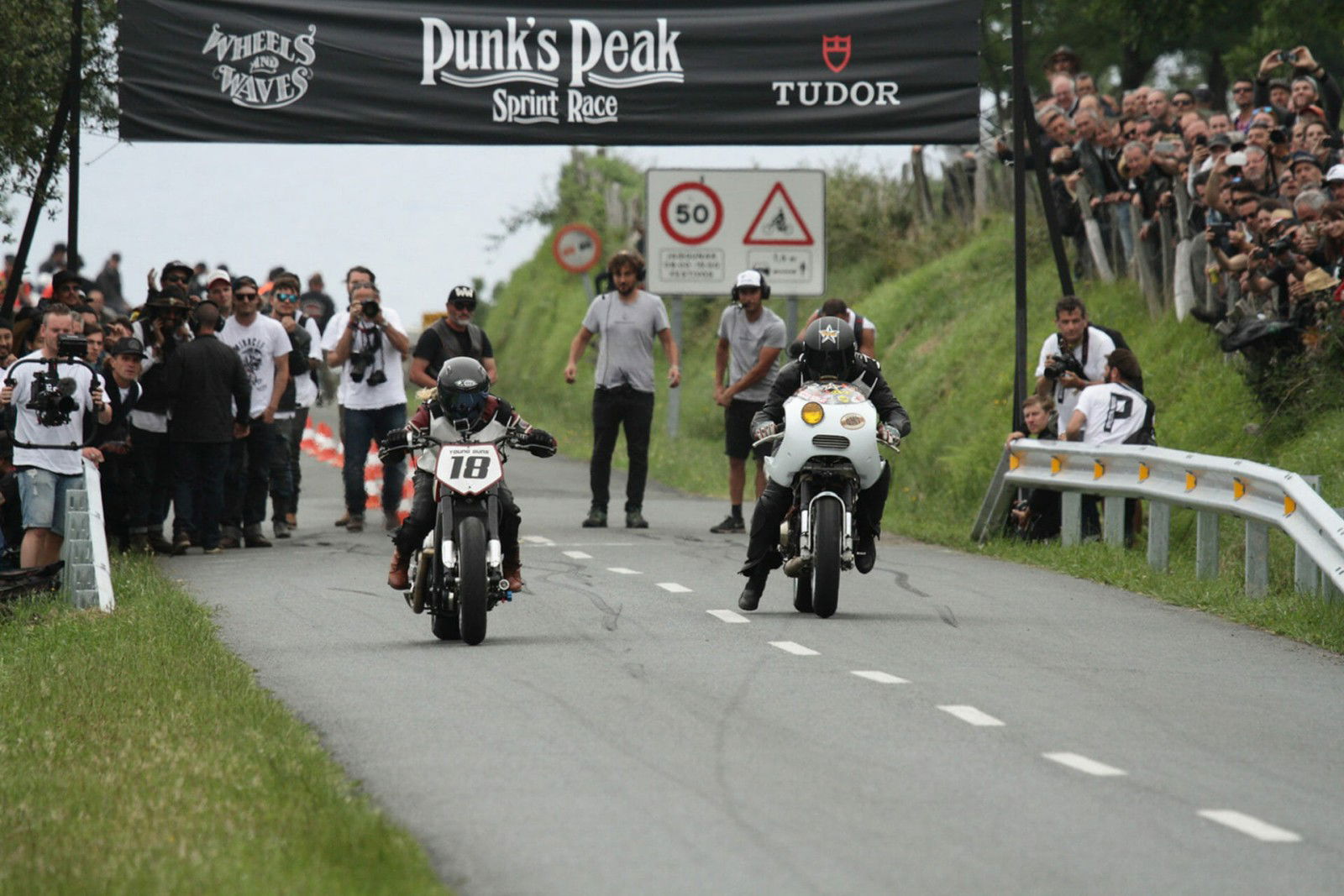 Indian Motorcycle ist Hauptsponsor beim Wheels & Waves Festival 25 Wheels Waves MotorcyclesNews 6