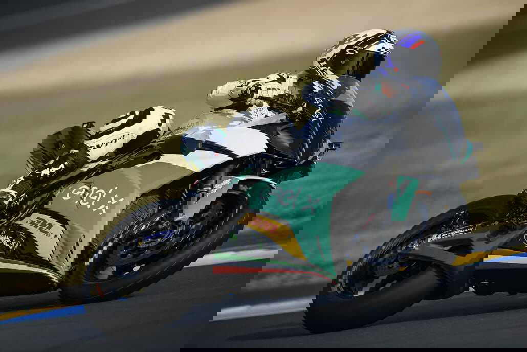 Start of the MotoE moves on 7 05 LEMANS ENEL JRB5482