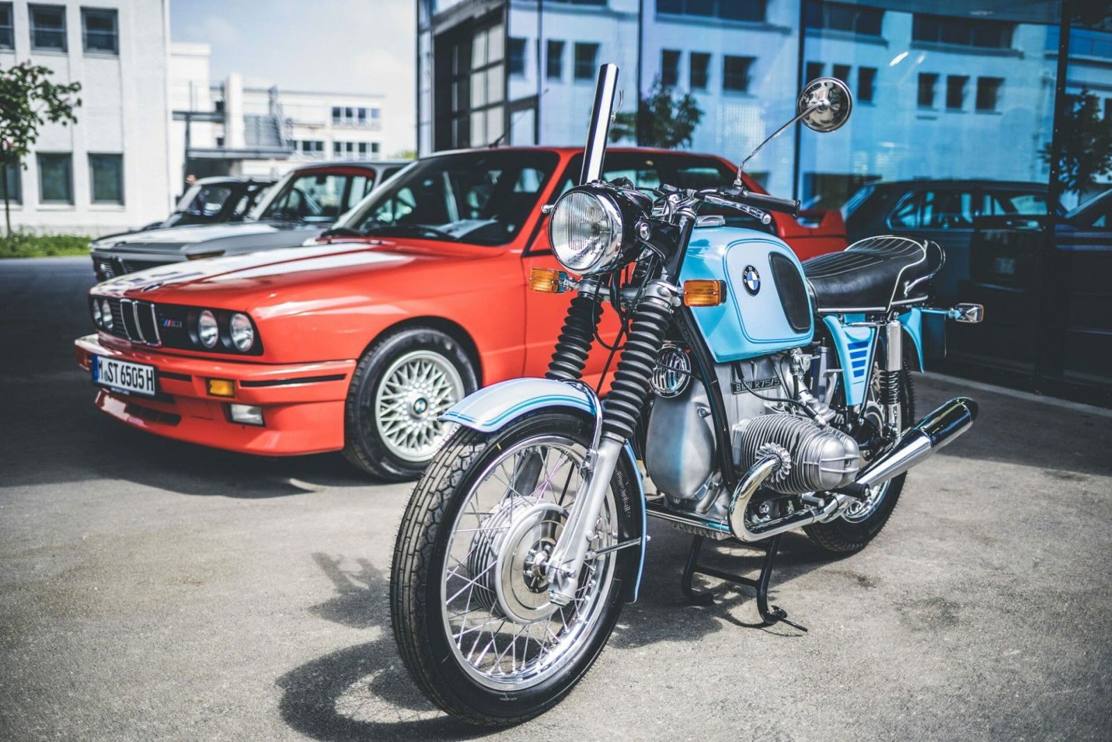 Wheels & Weißwürscht 2019 25 P90346476 highRes classic car and bike