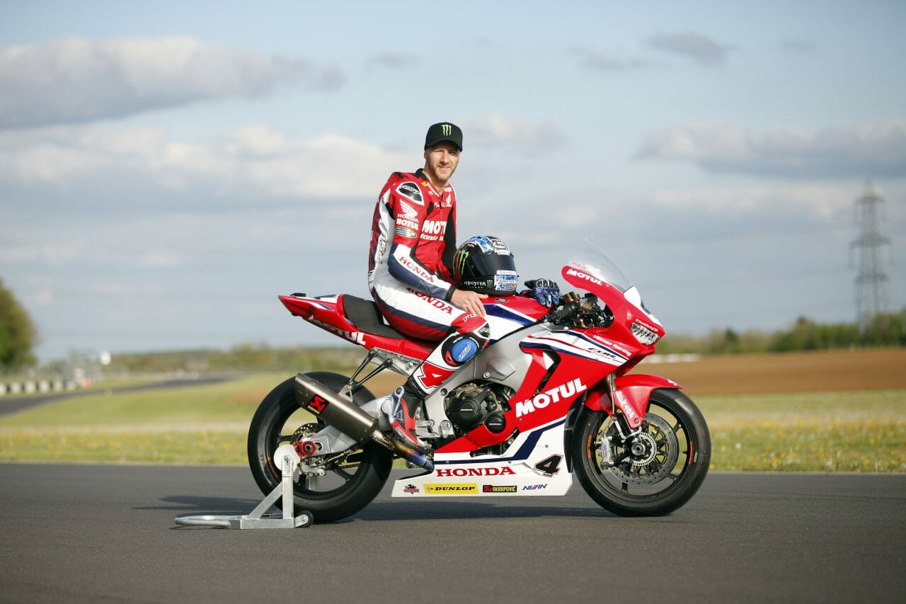 Superbike auf dem schnellen Küstenkurs der North West 200 zwischen Portrush und Coleraine