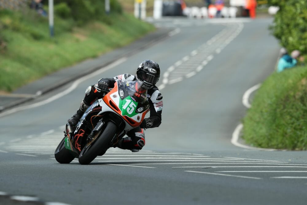 Isle of Man TT 2019 erstes Qualifying MotorcyclesNews Motorrad Nachrichten App 10