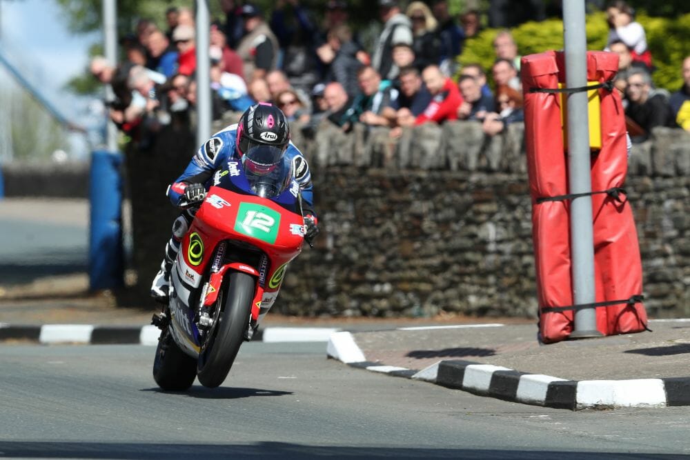 Isle of Man TT 2019 erstes Qualifying MotorcyclesNews Motorrad Nachrichten App 8