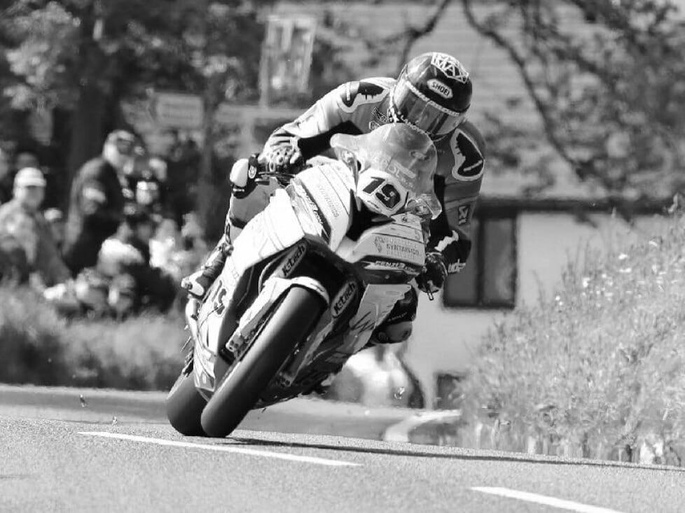 TT - fatality in Superbike race 28 Daley Mathison