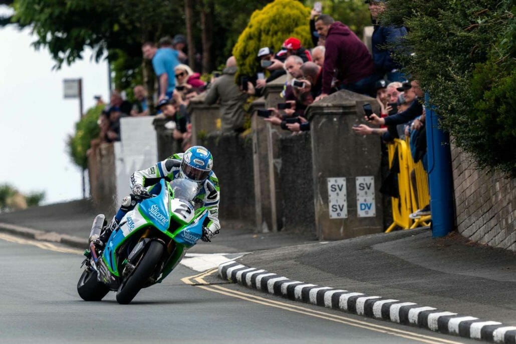 Harrison prevails in dramatic senior TT races 30 Senior TT 2019 Motorcycles News Motorrad Nachrichten App 1