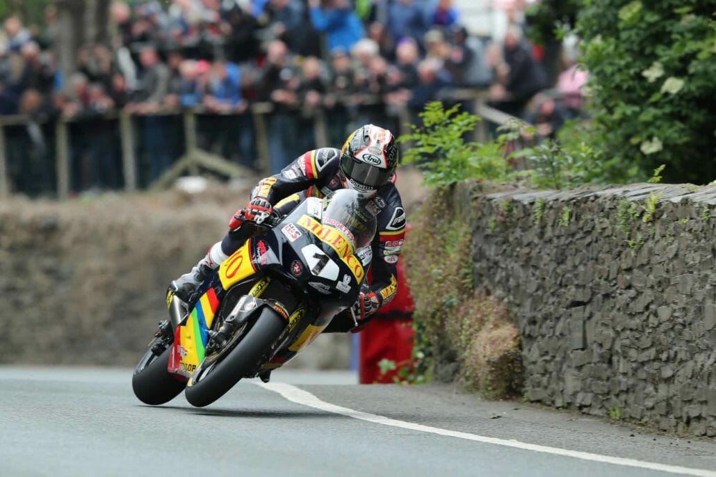 Harrison prevails in dramatic senior TT races 33 Senior TT 2019 Motorcycles News Motorrad Nachrichten App 4