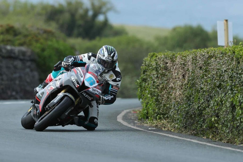 Lee Johnston wins Supersport TT 38 Supersport TT 2019 Motorcycles News Motorrad Nachrichten App 11