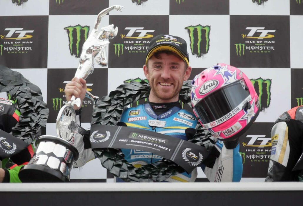 Lee Johnston wins Supersport TT 33 Supersport TT 2019 Motorcycles News Motorrad Nachrichten App 6