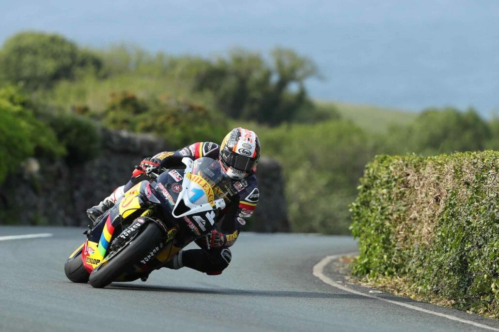 Lee Johnston wins Supersport TT 34 Supersport TT 2019 Motorcycles News Motorrad Nachrichten App 7