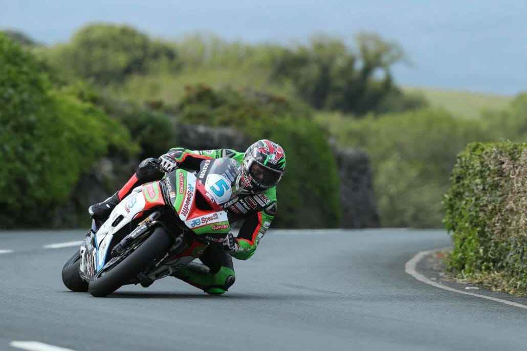 Lee Johnston wins Supersport TT 36 Supersport TT 2019 Motorcycles News Motorrad Nachrichten App 9