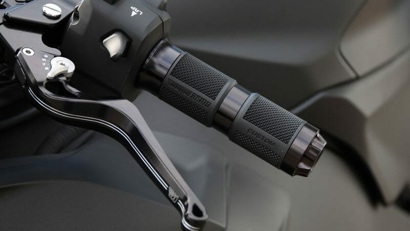 WUNDERKIND-Custom Lenkergriffe cropped WUNDERKIND Griffe Motorrad 222mm 300dpi 2