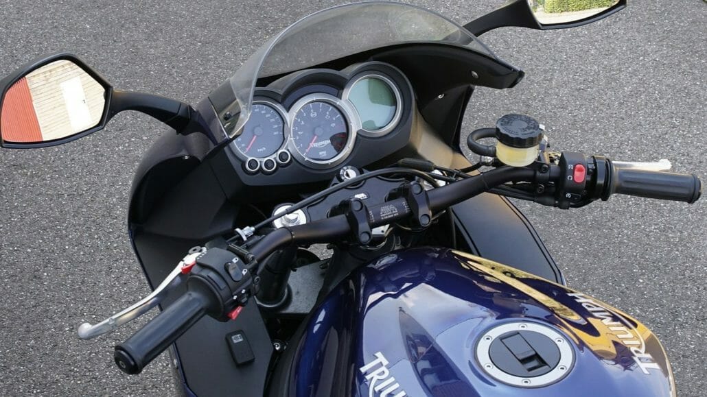 ABM Superbike Lekerumbau-KITs cropped dsc00796 motorrad triumph sprint gt superbike hochlenker umbau lenkererhoehung fb100e7ffd9136d8c8400ba153d761dd min