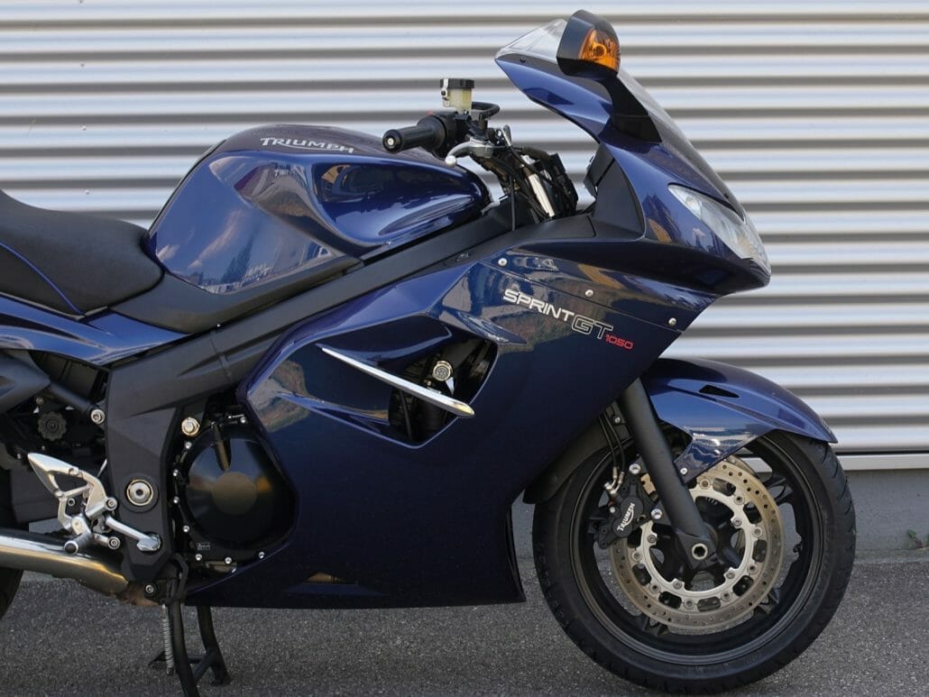 ABM Superbike Lekerumbau-KITs 4 dsc00801 motorrad triumph sprint gt superbike hochlenker umbau lenkererhoehung 3fdff570f13ec128b8e45b05faae84a2 min